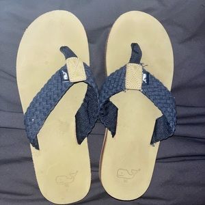 Vineyard vines flip flops